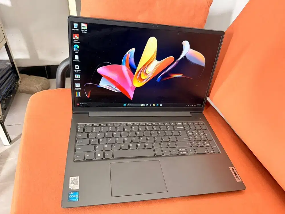Laptop Desain Lenovo V15 Core i3 Gen 12