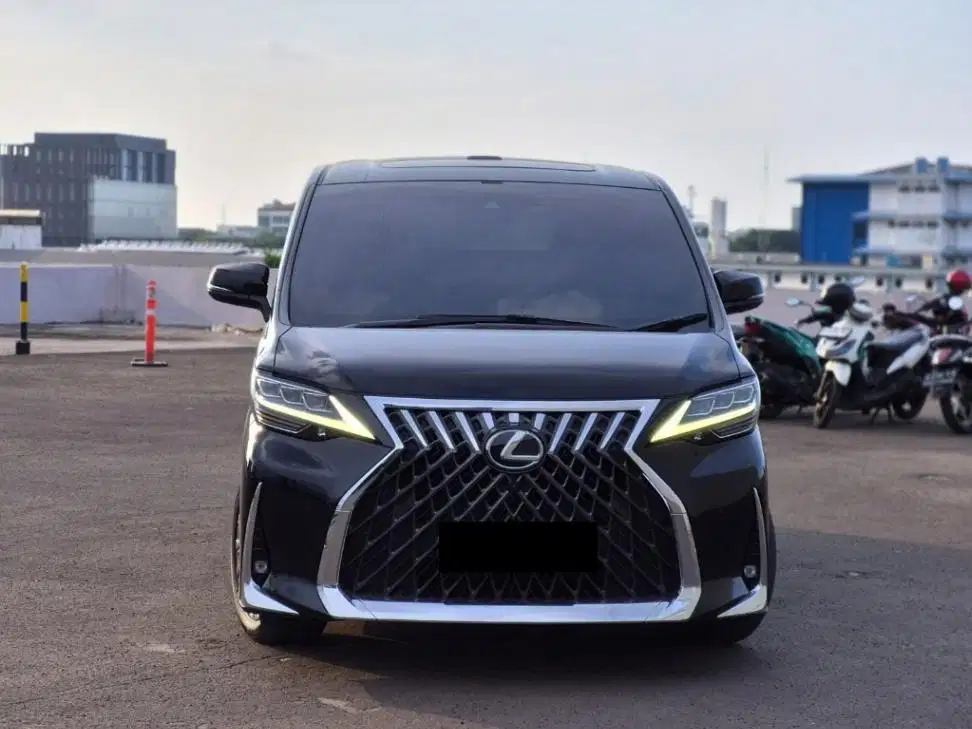Lexus LM350 VIP 2023 4 Seater 2+2