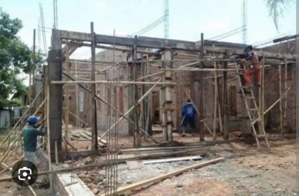 Tukang bangunan bisa borongan atau harian