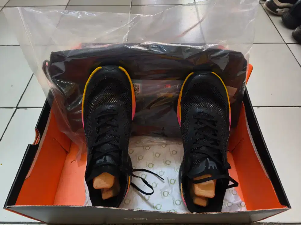 Dijual Sepatu Lari Carbon Ortuseight solar eclipse penumbra