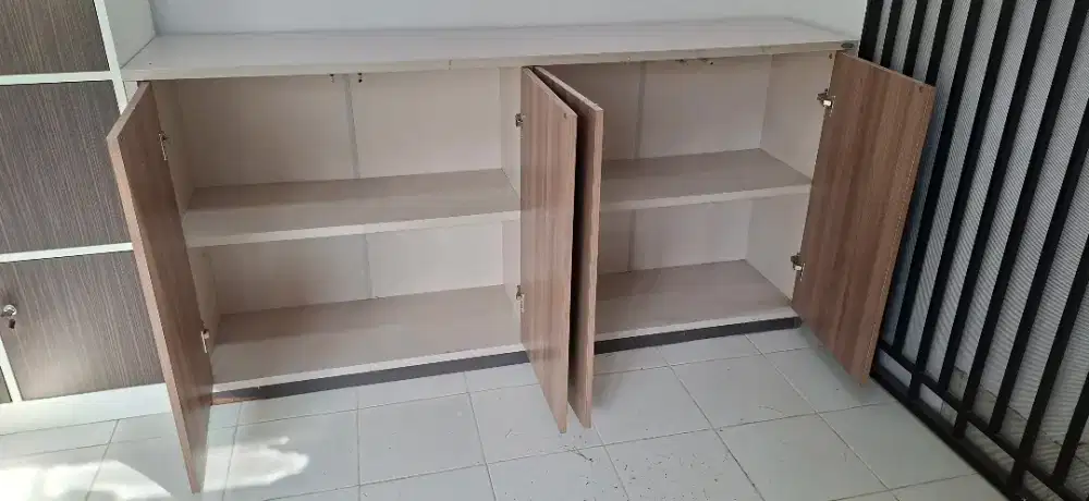 Lemari kantor arsip informa