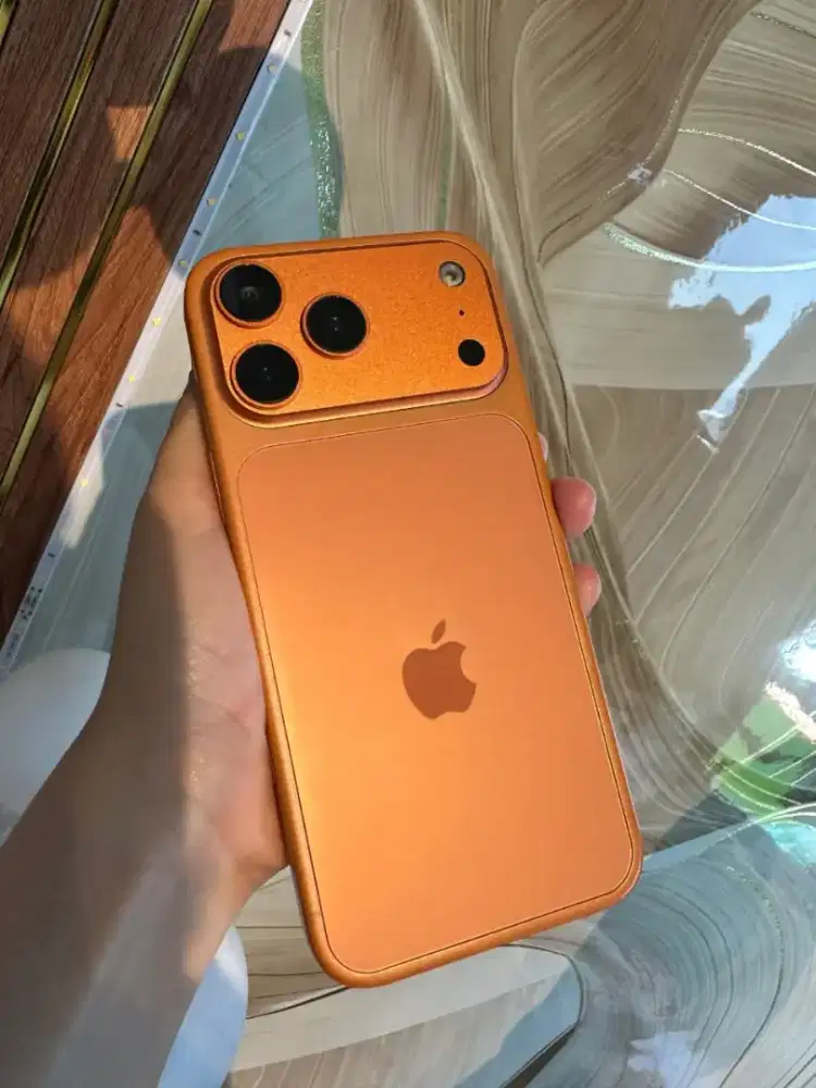 Iphone 17 Promax oren HP Gertak Lawan