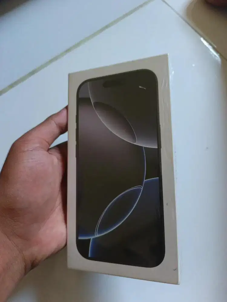 Iphone 16 pro 128 black Titanium Garansi Ibox masih segel