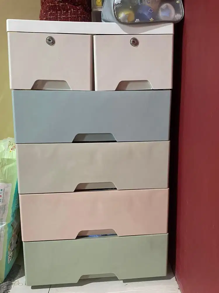 Lemari Nakas Plastik