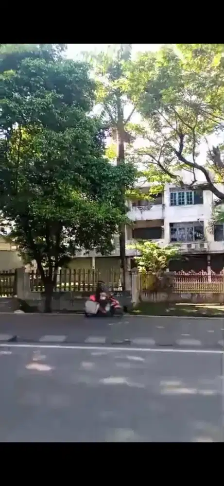 DIJUAL TANAH DAN BANGUNAN BEKAS RUKO LUAS 3.600 M2 MILIK.KELUARGA