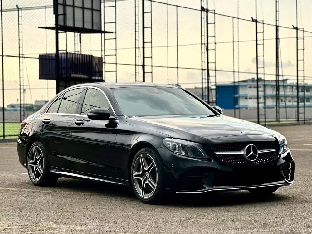 Mercedes benz C300 AMG low km like new