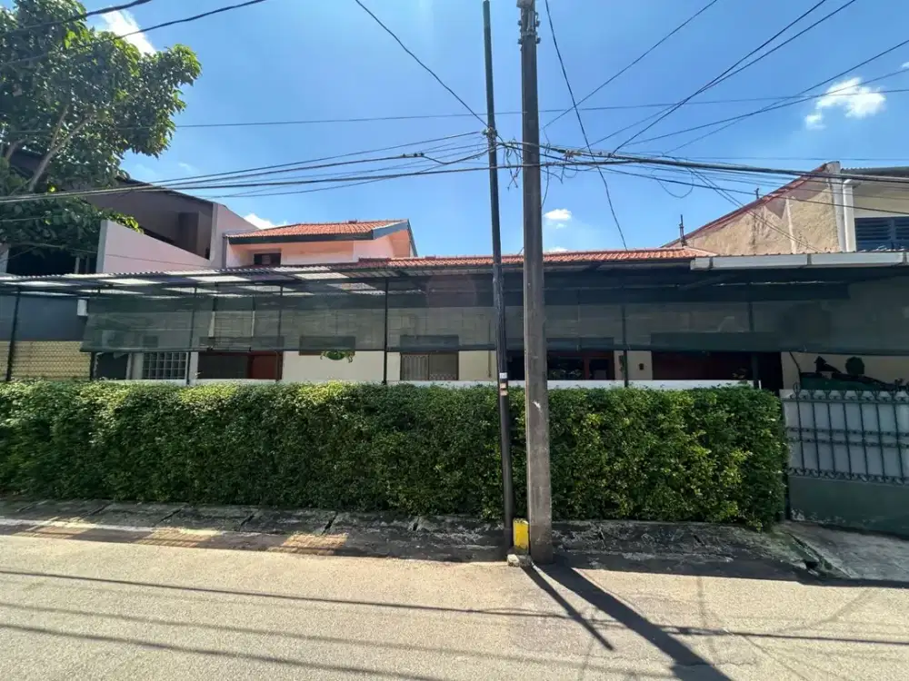 Dijual Cepat Bawah Harga Pasar Rumah Siap Huni di Cipinang Jaya Jatinegara