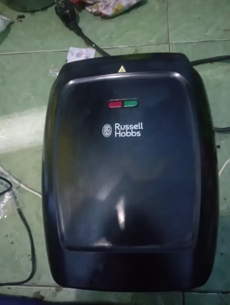 Russell Hobbs Compact Grill (Model 18850-56).