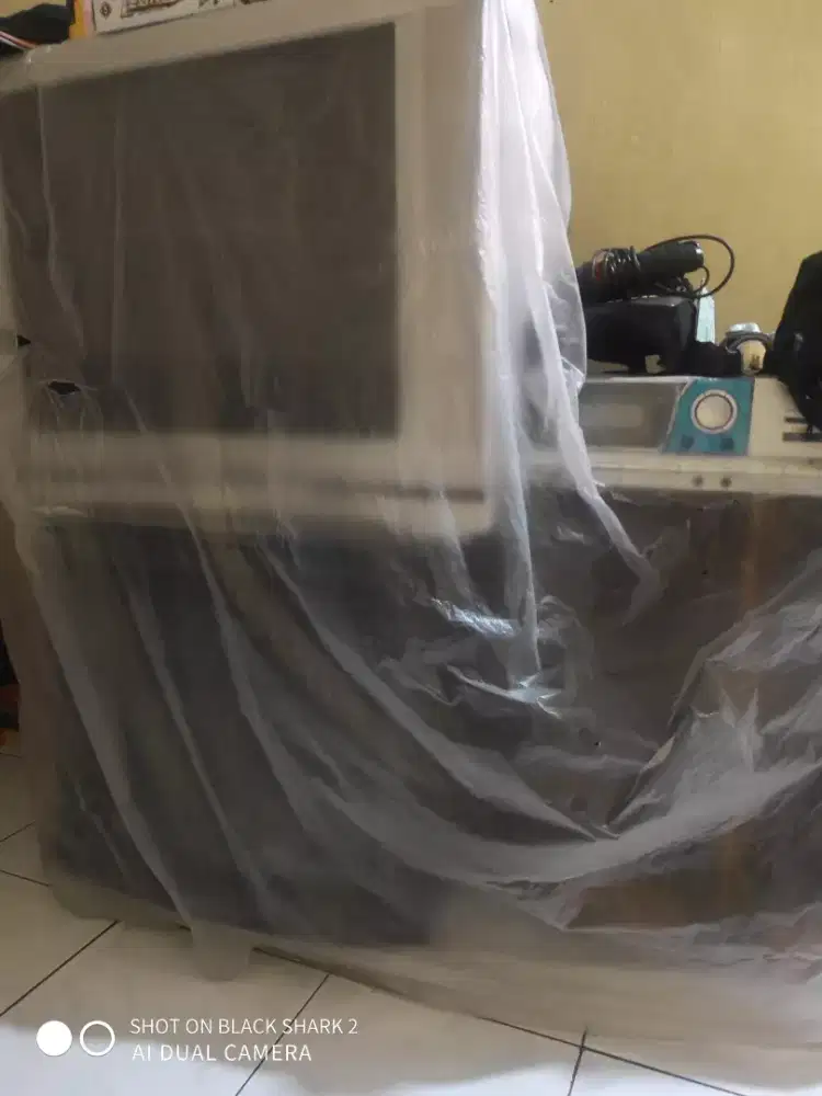 Toshiba tabung 32 + speaker salon polytron