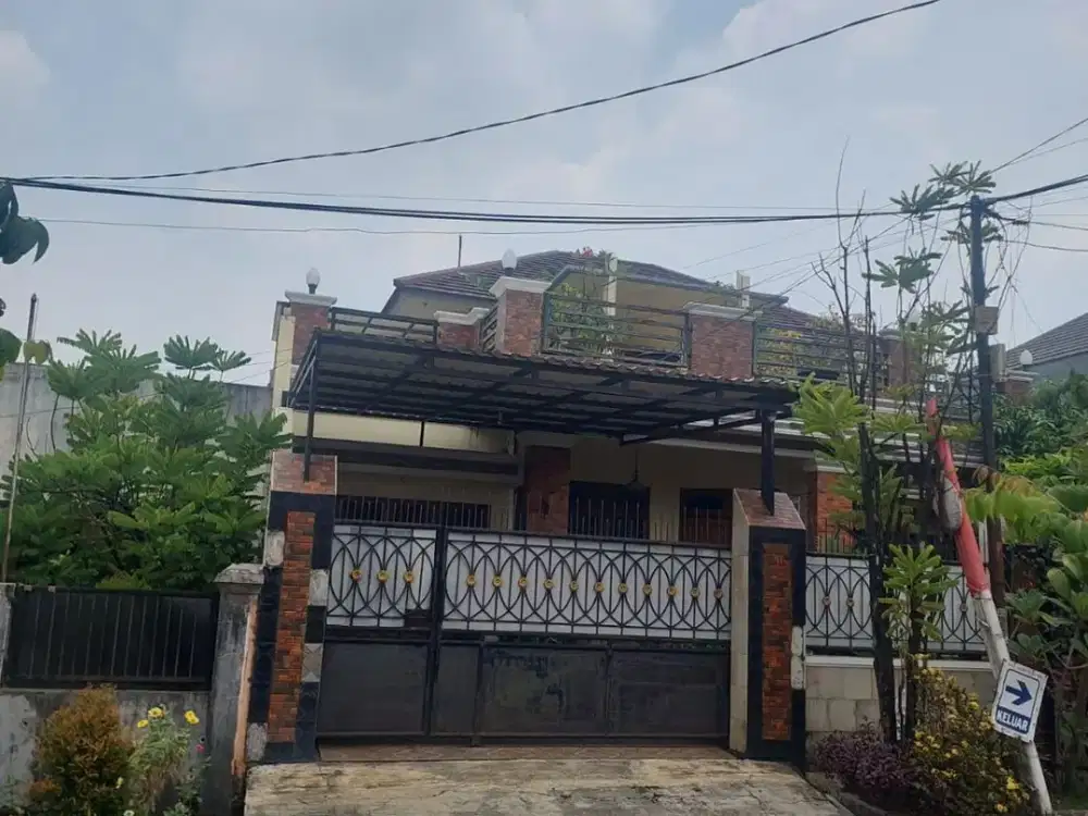 Dijual Rumah Mewah 2 Lantai di Komplek Perdagangan Ciledug, Tangerang