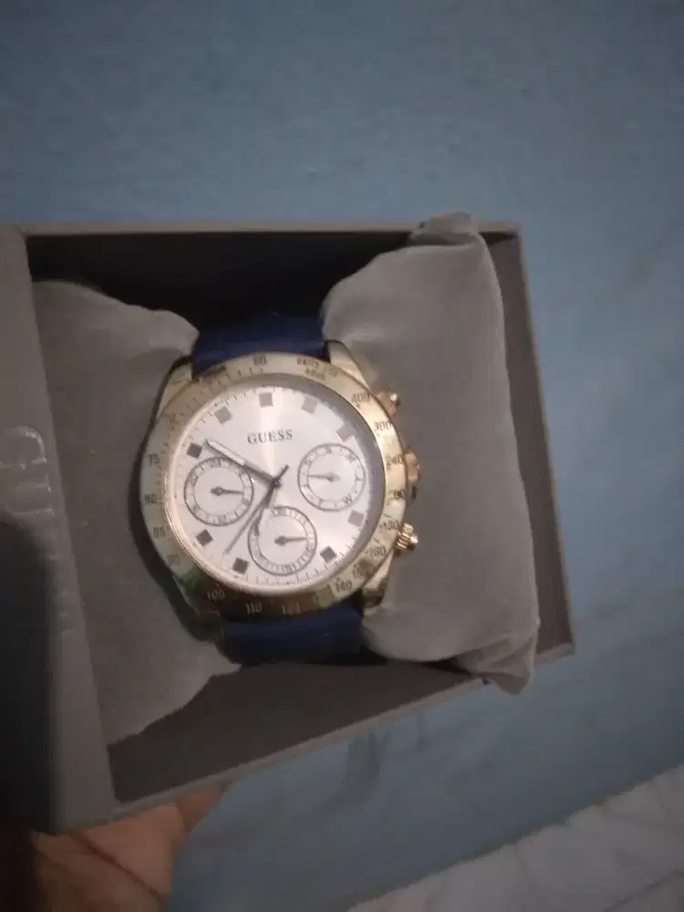 di jual jam tangan merek gues