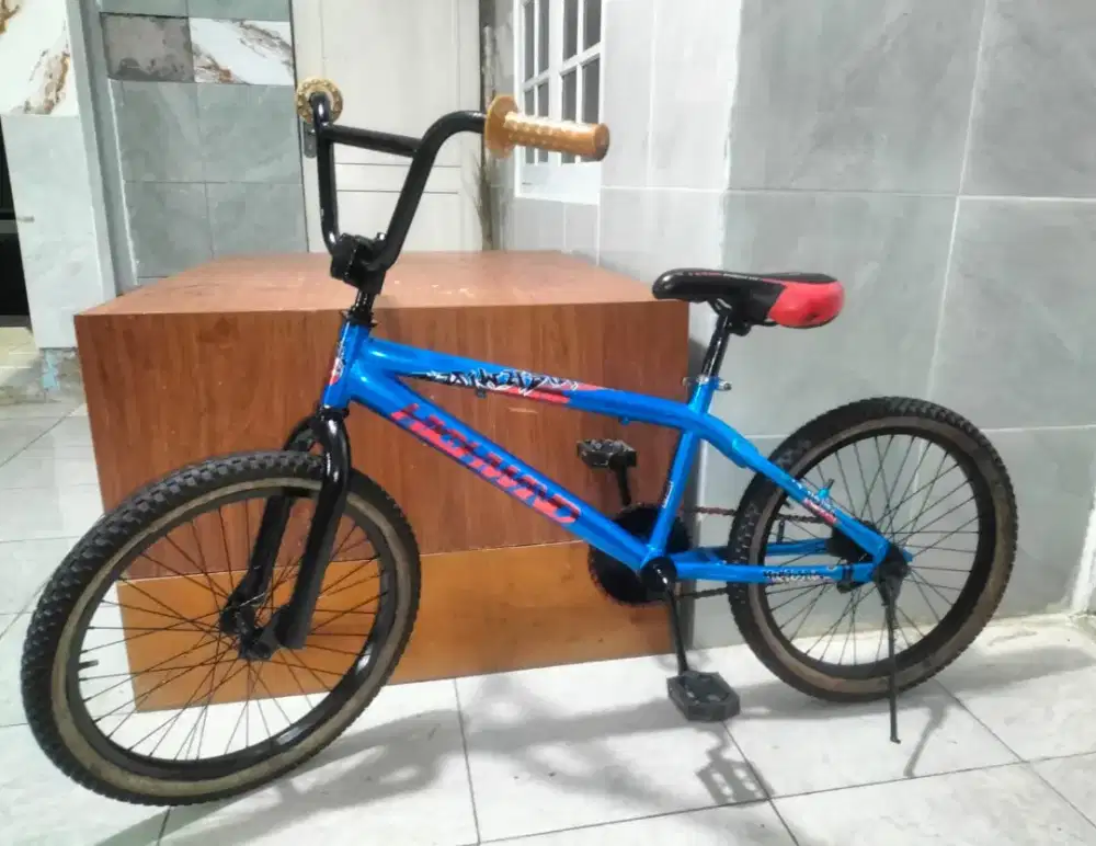 Sepeda BMX ukuran 20 rem tarpedo kondisi normal