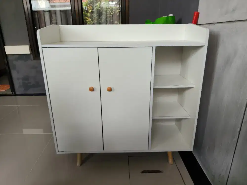 Rak Sepatu/ Lemari Sepatu Homedoki Like New