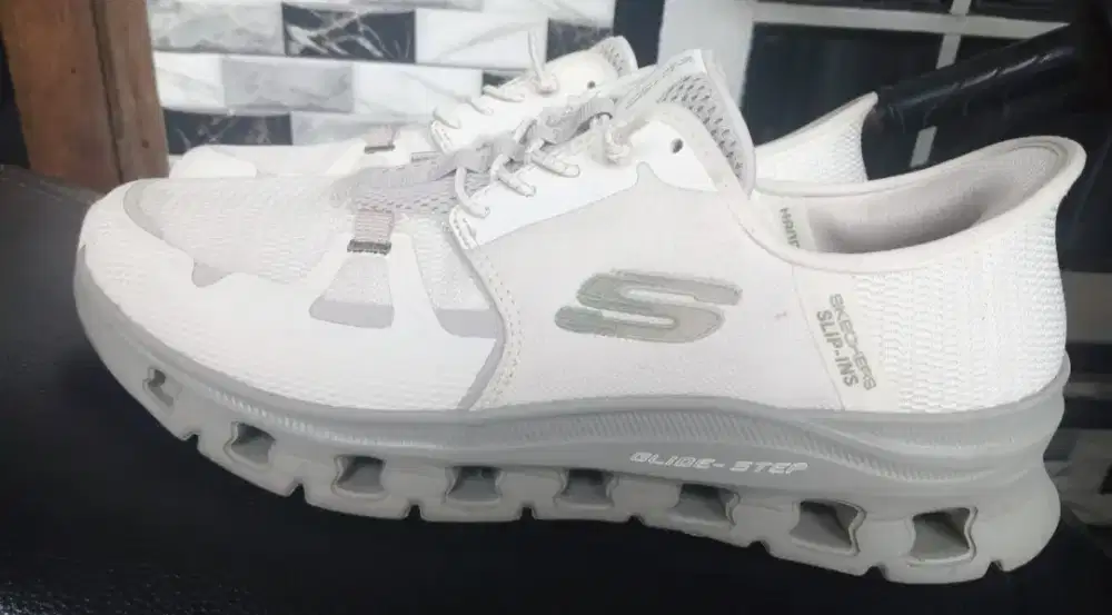 Sepatu Schecter Seri Hands Free Slip-ins Glide Step Pro full Dus