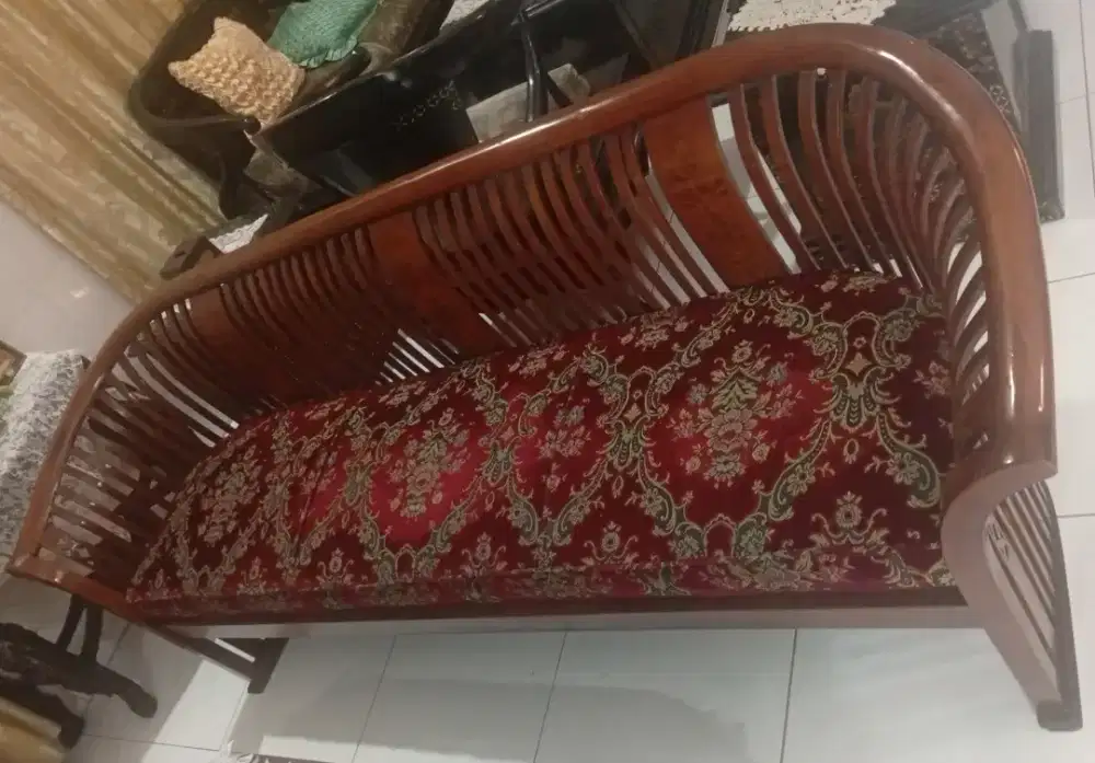 Sofa tinggal jati 3 seater Jepara cantik mulus utk ruang tamu
