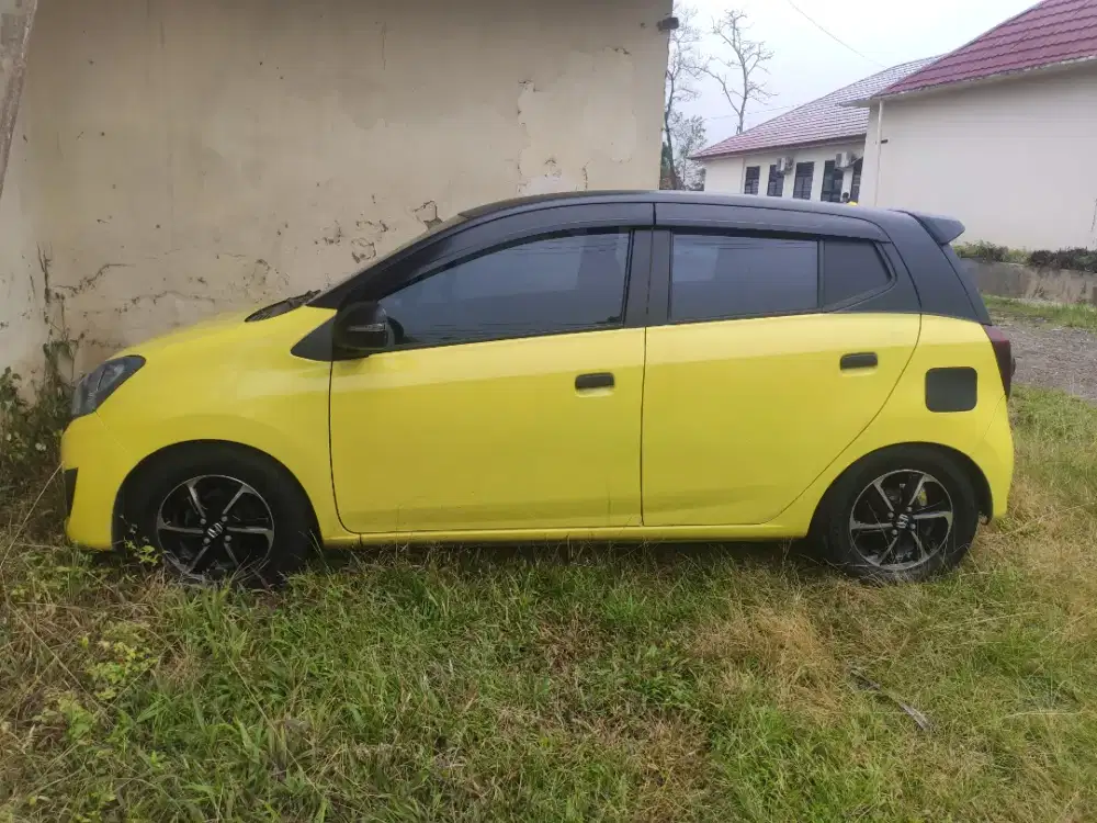 Ayla 1.0 X M/T 2021 kuning