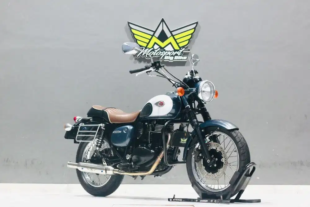 Kawasaki w250 2019 like new KTM Duke390 er6n MT25