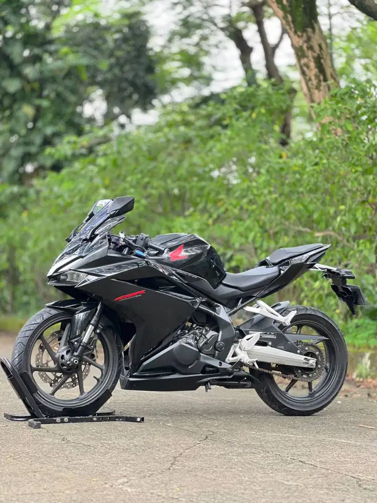 HONDA NEW CBR 250RR NON ABS BLACK FREEDOM 2020 KM 4K TAX ON FULL MULUS