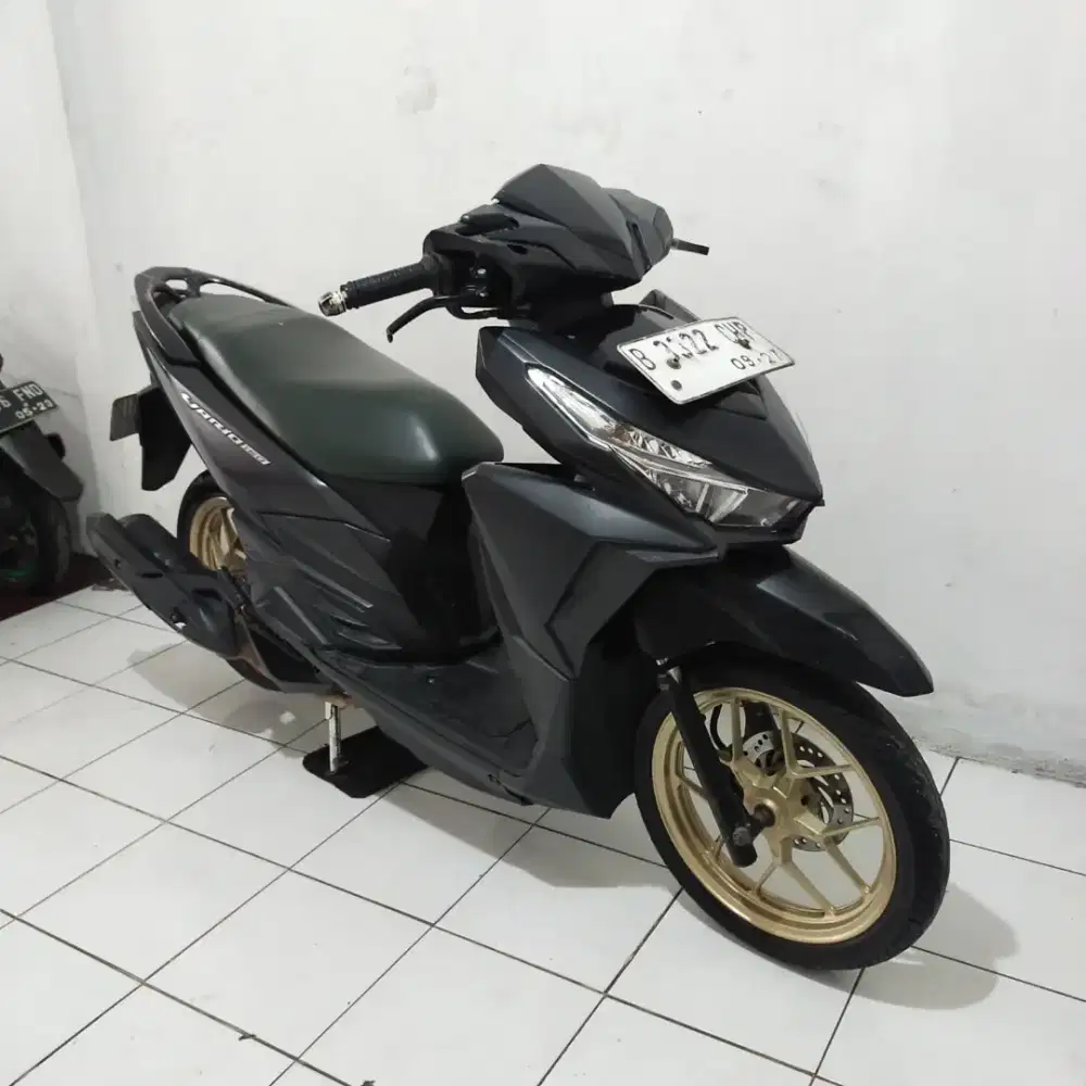 Honda Vario 150 LED OLD 2017 Bagus lengkap
