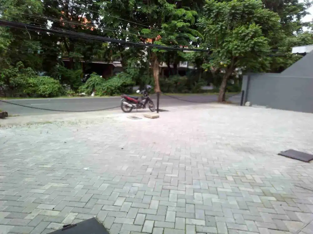 SEWA RUKO BANGUNAN BARU HDP JALAN KEMBAR ADA LAHAN PARKIR AREA RAMAI JL RUNGKUT ASRI UTARA DKT PASAR