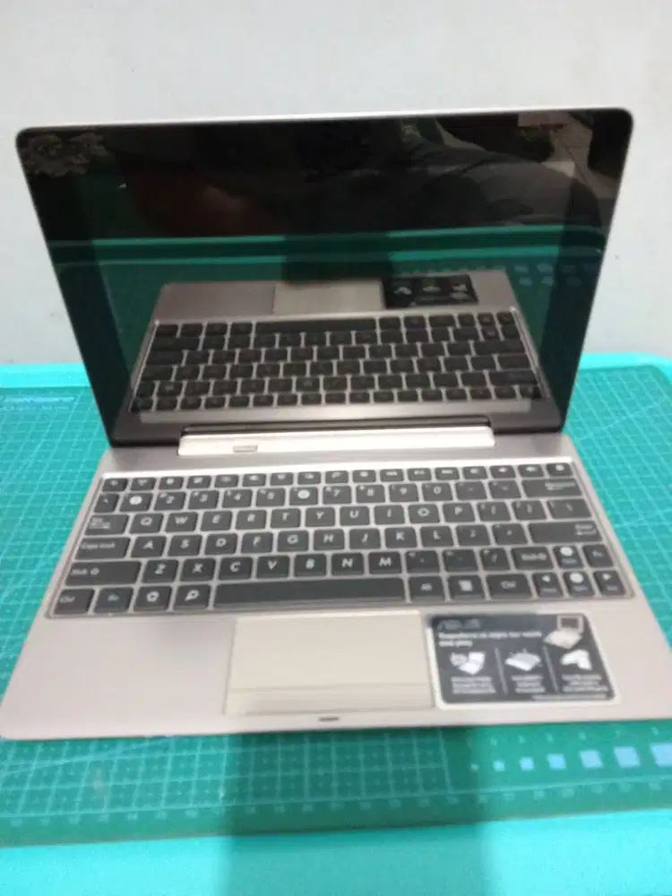 Asus EEE Pad TF 201 Asus Transformer Book