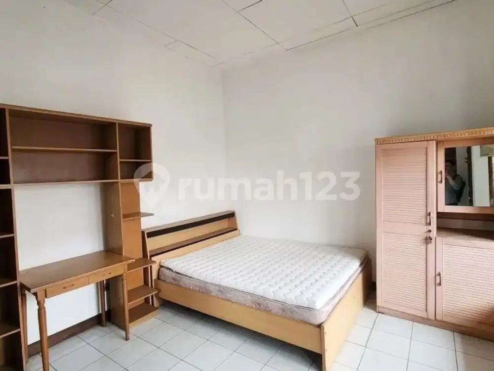 DISEWAKAN RUMAH TERAWAT DI SUKAJADI SAYAP PASTEUR BANDUNG, RSHS, PVJ. TOL PASTEUR, UNIV MARNAT