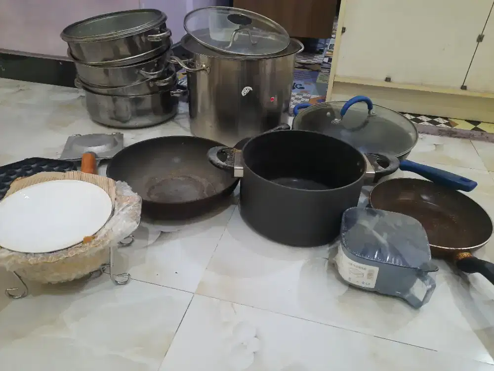 Perlengkapan dapur baru dan bekas