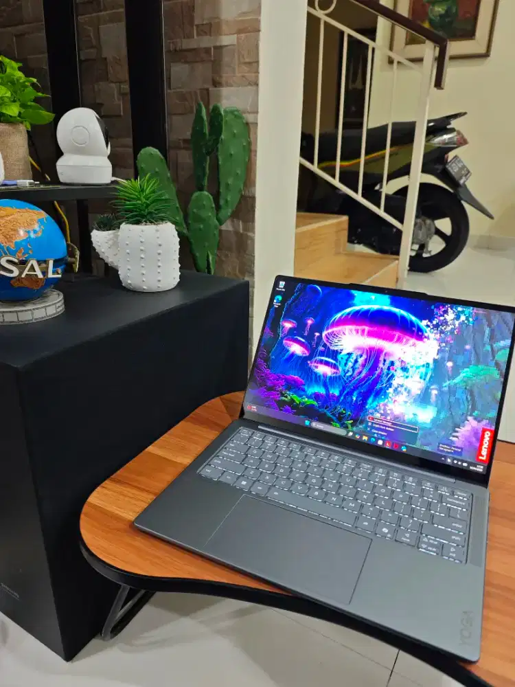 Laptop Lenovo Yoga Slim 7 Aura Edition Ultra 5 266V