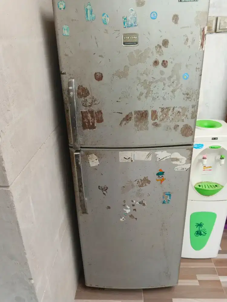 Dijual Kulkas PANASONIC  Seri DEON 2 PINTU