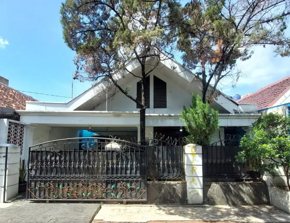 Dijual Rumah bagus 1.5 lantai di jalan Kober Jatinegara