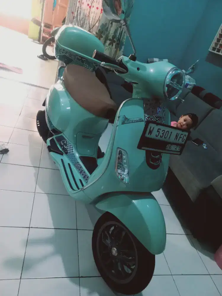Vespa batik limitid edition 2024 km 2 rb mewah gres seperti baru.