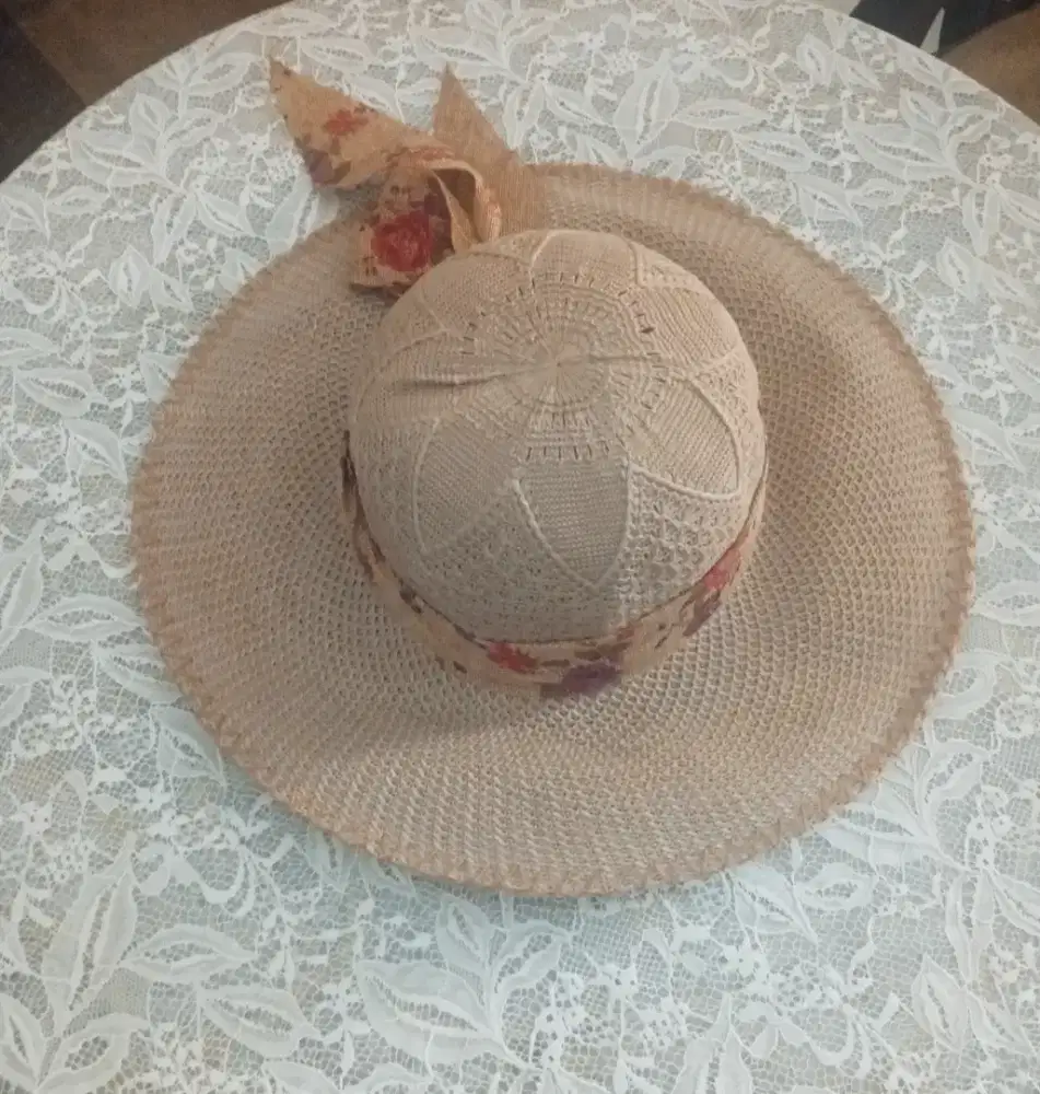 Topi pantai bagus dan keren