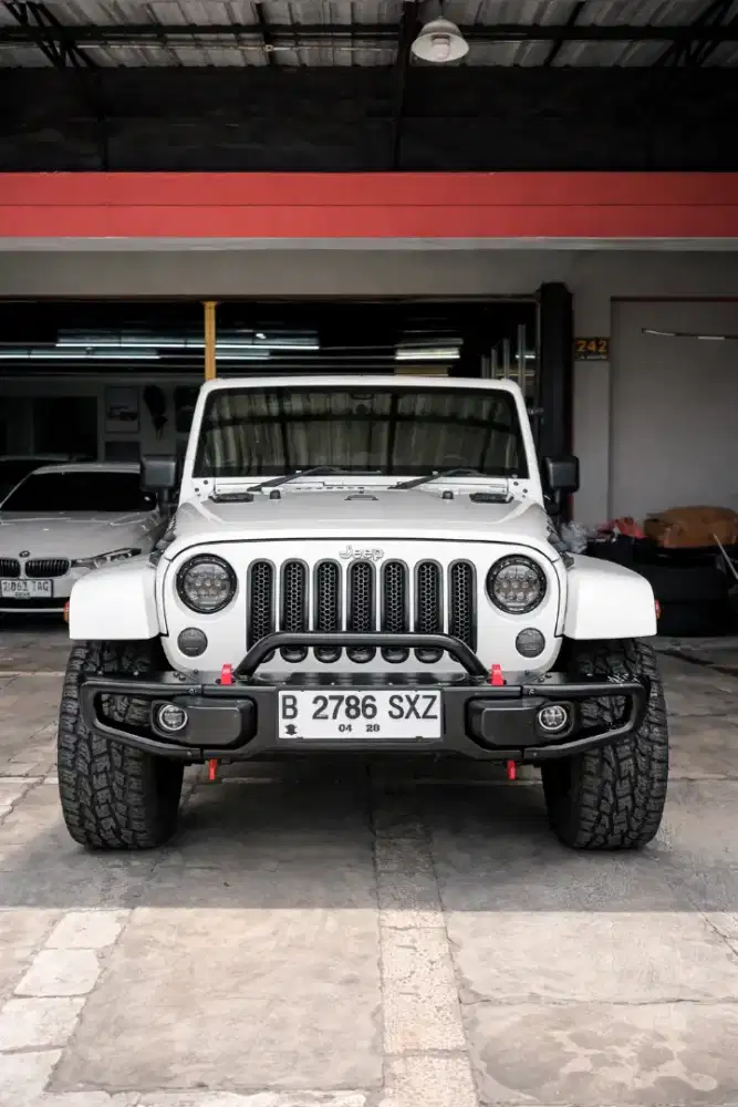 JEEP WRANGLER SPORT SAHARA 3.6 4X4 AT FACELIFT 2012 Free Pajak SeTahun