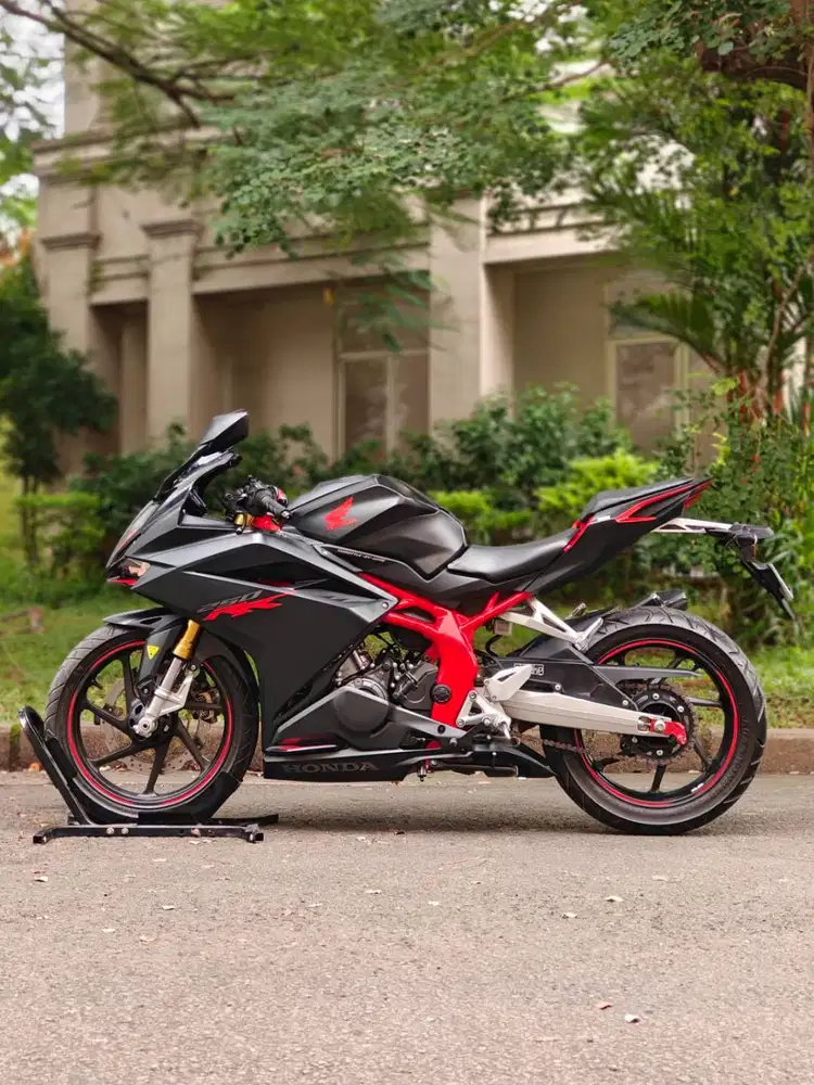 HONDA NEW CBR250RR NON ABS 2020 HITAM KM 11K PAJAK ON SUPERB