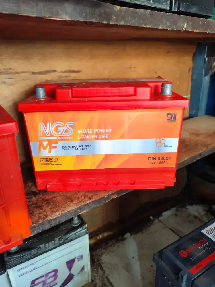 Menjual aki mobil dan copotan orsinilan