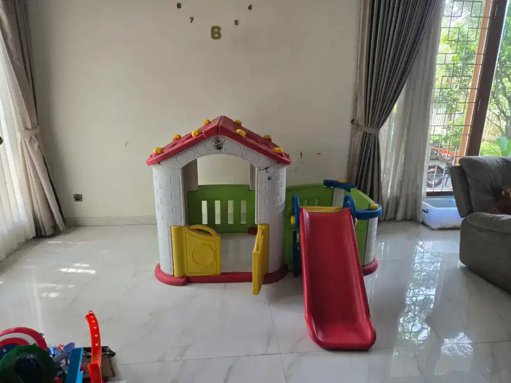 TOBEBE BIG HAPPY PLAYHOUSE