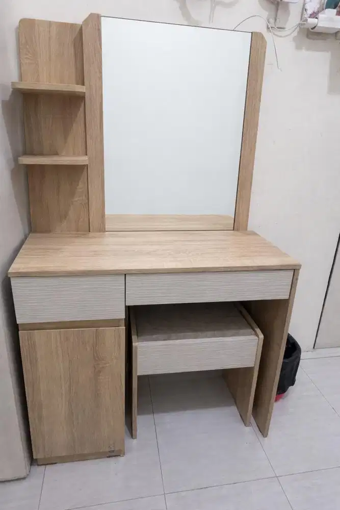 Dijual Meja Rias/ Makeup