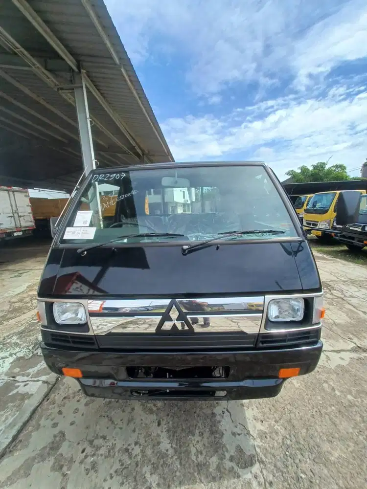 [Mobil Baru] L300