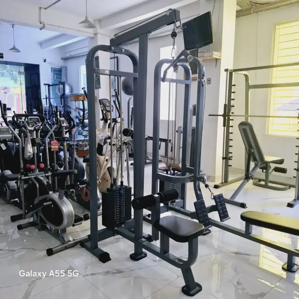 Lat Pull Down Machine Deltagym - Ex Display