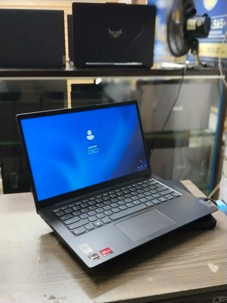 Lenovo V14 G2 ALC Ryzen 3 5300U RAM 8GB SSD 256GB NVMe Layar 14 HD