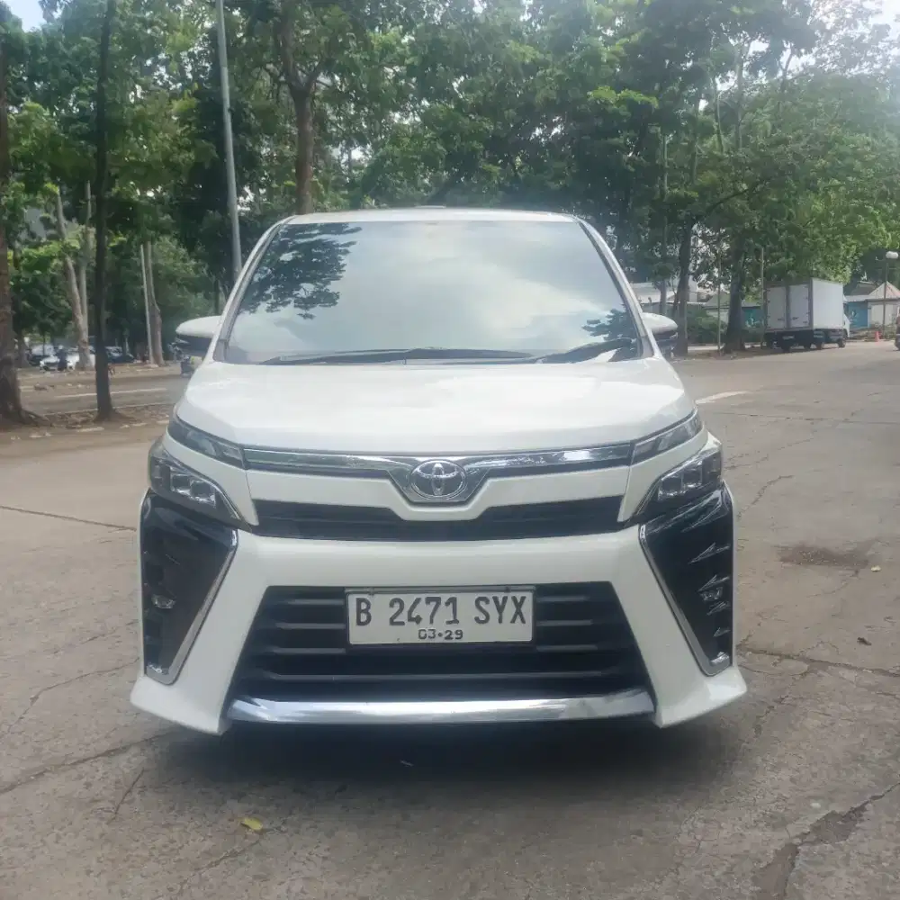 Toyota Voxy 2.0 Matic Putih 2018 Nopol B Ganjil