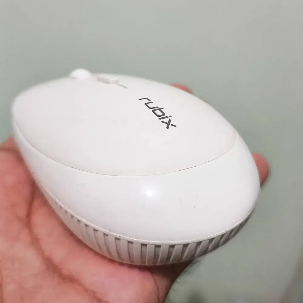 Mouse Wireless Rubix M101 Putih – Ringan & Nyaman – Normal