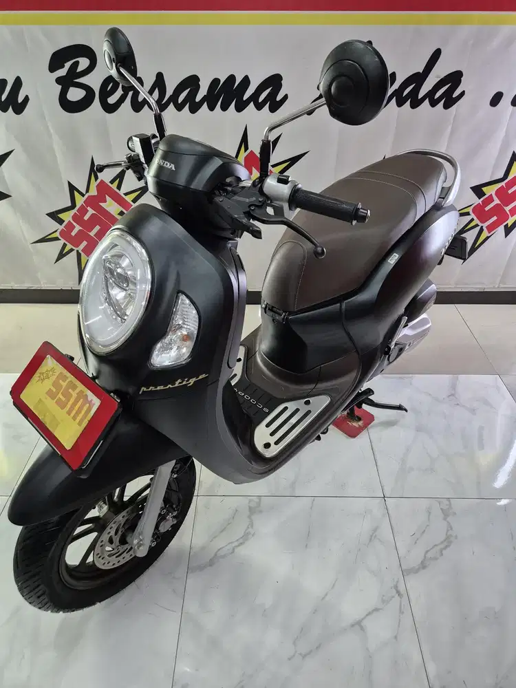 Scoopy Prestige keyless matte