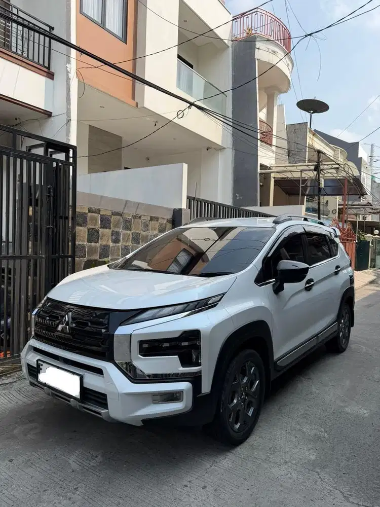 MURAH XPANDER CROSS 2023 AT PREMIUM PACKAGE PUTIH SEPERTI BARU