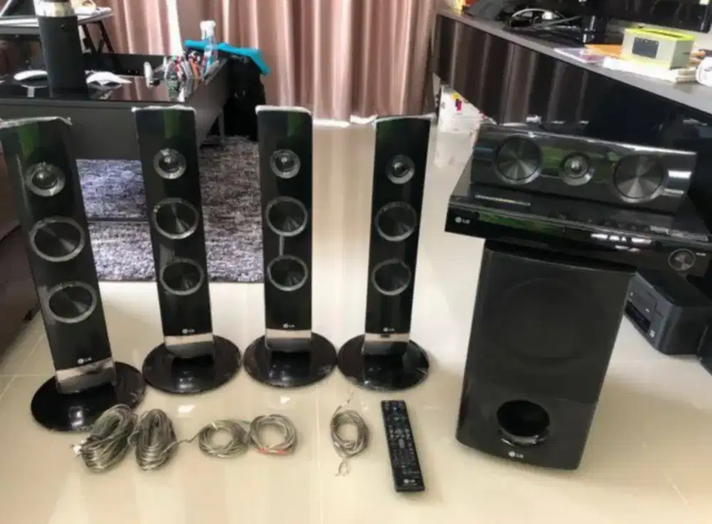 Home Theater LG Blu ray player 5.1