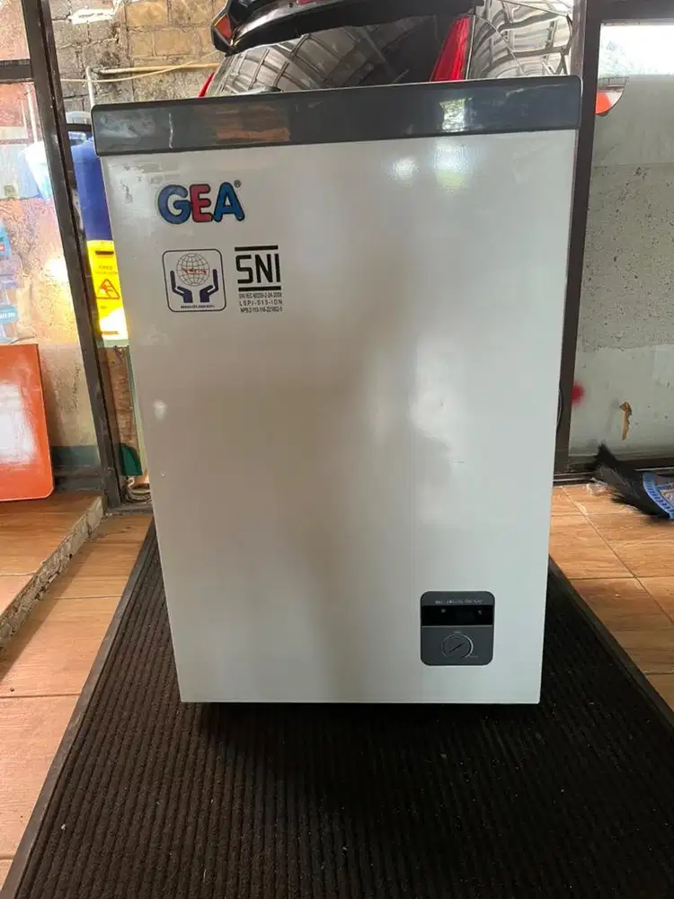 Freezer gea kapasitas 103 liter