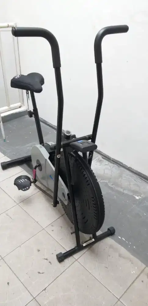 Dijual borongan alat olah raga merk berwyne