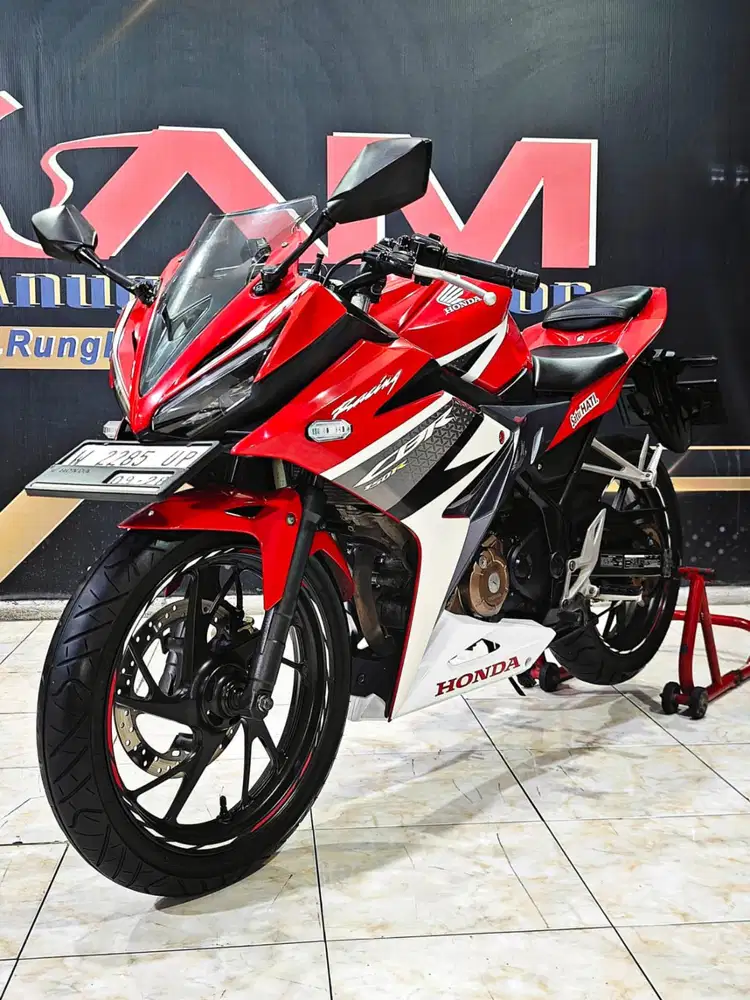 Anugerah motor rungkut Honda All New CBR 150 R red racing TH 2018