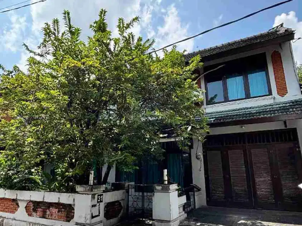 Rumah 2 Lantai 7 Kamar Tidur Nyangnyang Sari Kuta Bali