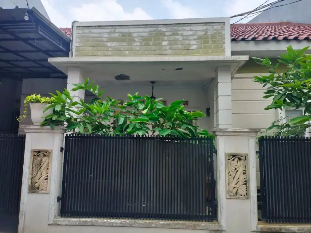 Di jual rumah butuh Cepat dekat toll tb Simatupang